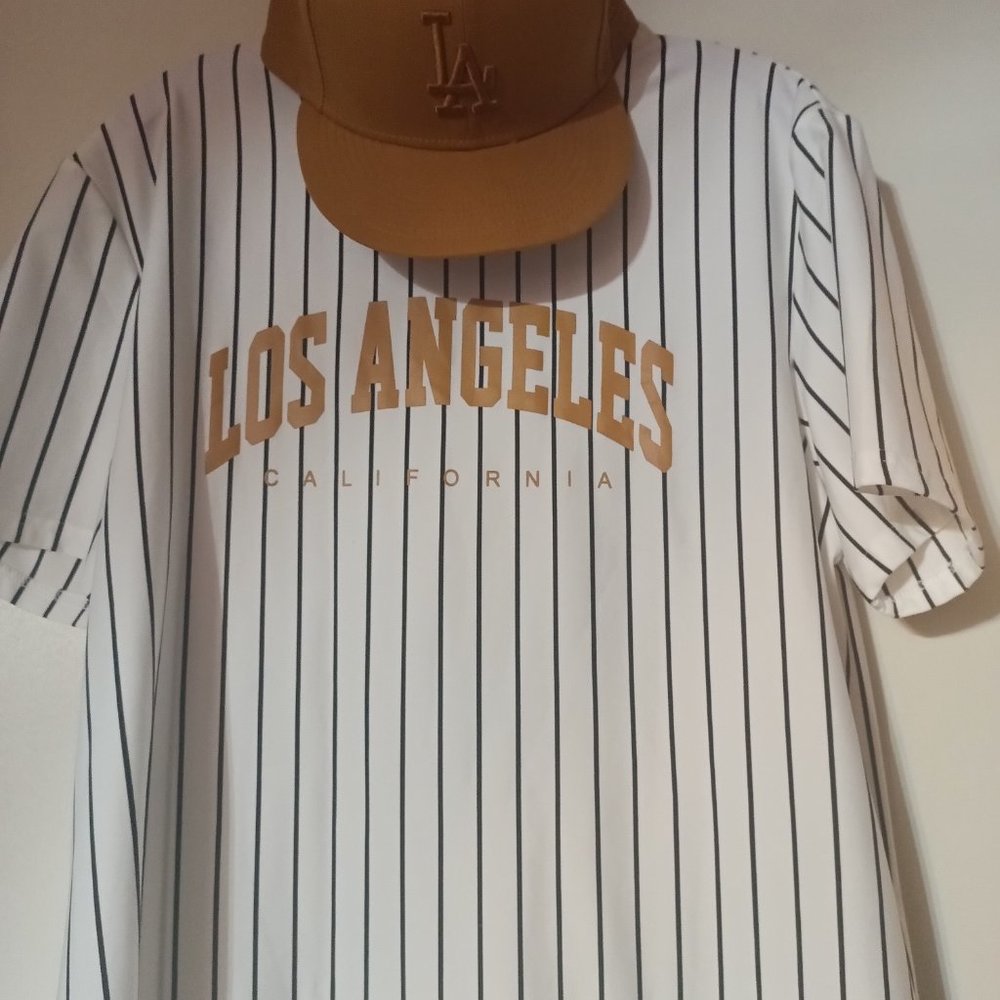 LA snapback and shirt! Great Condition! - Picture 1 of 6